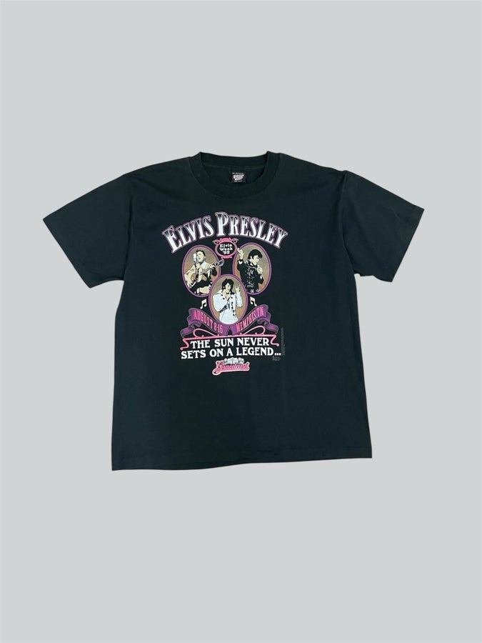 Se produkter som liknar Vintage 1992 Elvis Week T-Shi.. på Tradera 
