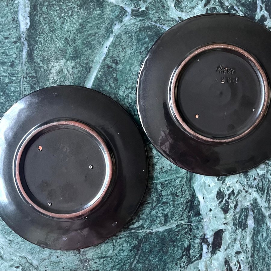 Se produkter som liknar Vintage Antika Upsala Ekeby E.. på Tradera