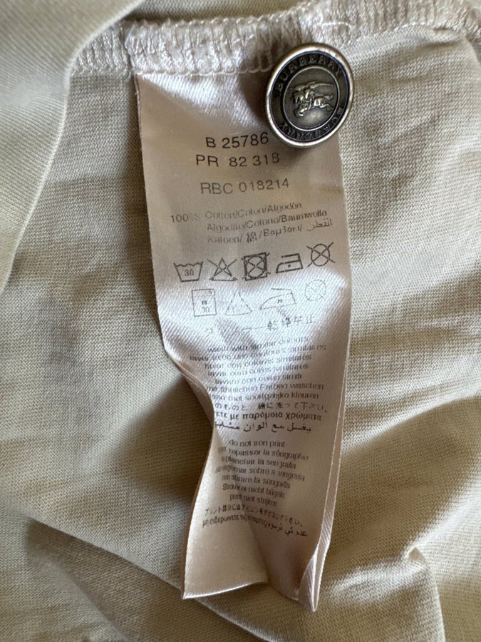 Burberry beige t shirt storlek 10Y 140CM Kop pa Tradera 639193030