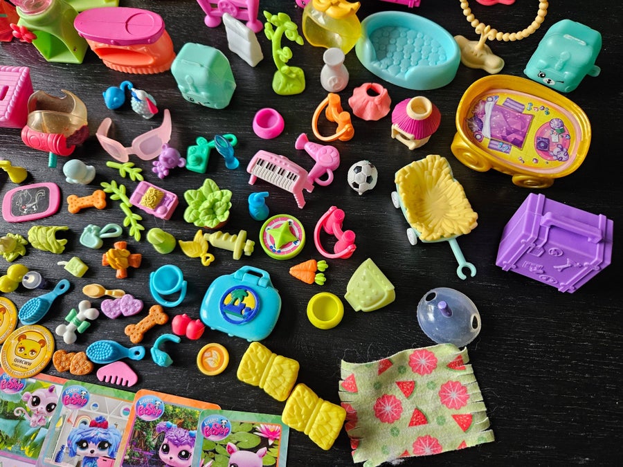 Se produkter som liknar 109 st LPS Littlest Pet Shop .. på Tradera ...