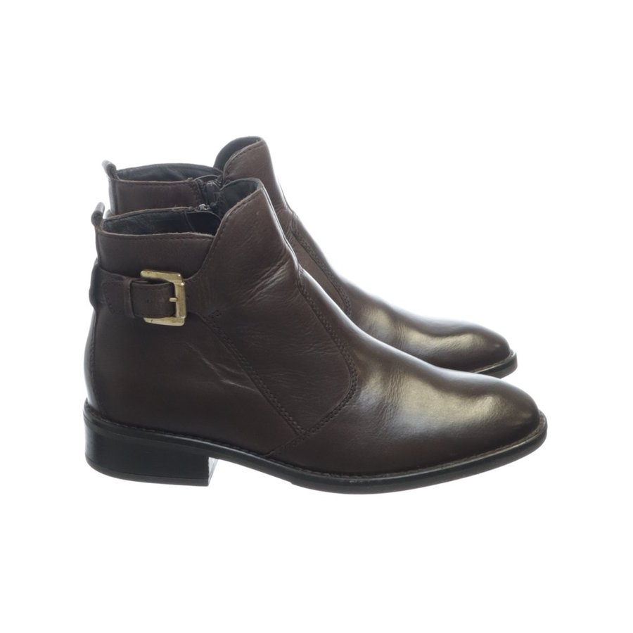 ella chelsea boot