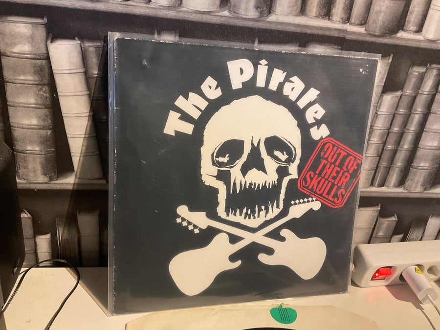 The Pirates - Out Of Their Skul.. | Köp från A.Ekenberg på Tradera