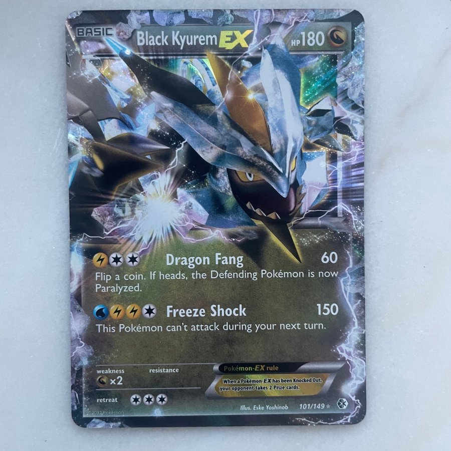 Se produkter som liknar Black Kyurem-EX 101/149 Bound.. p Tradera  (727977919)
