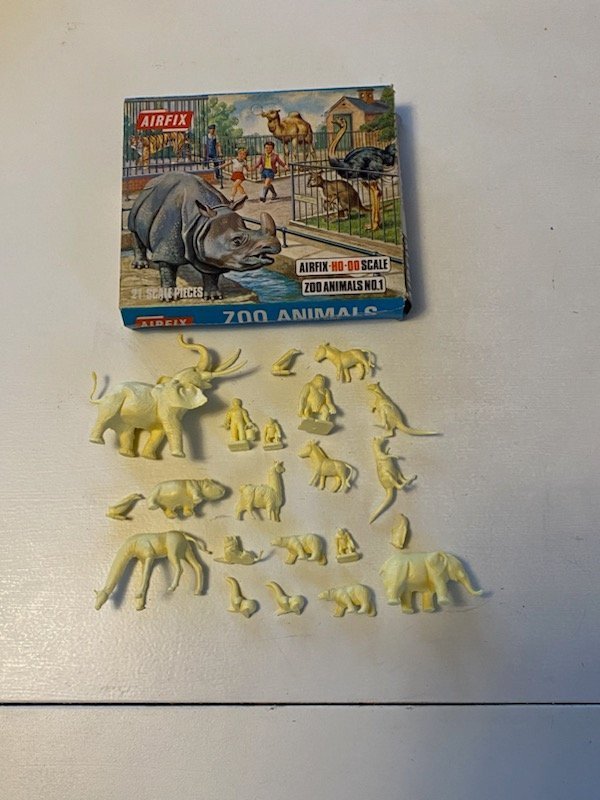 Airfix Zoo Animals No 1, 172 figurset Köp på Tradera (617907381)
