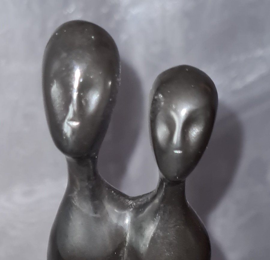 Se produkter som liknar Two Become One, Skulptur i Br.. på Tradera