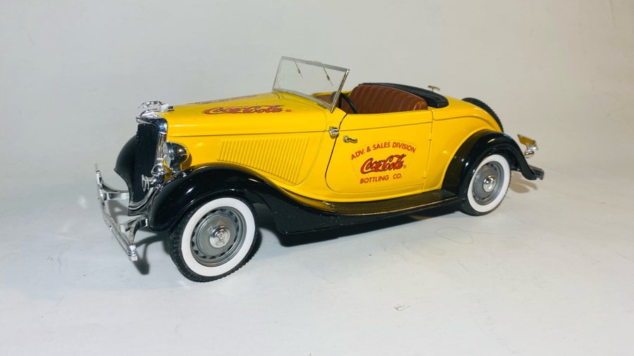 Coca-Cola Ford Roadster 1934 modellbil | Köp på Tradera (738924292)