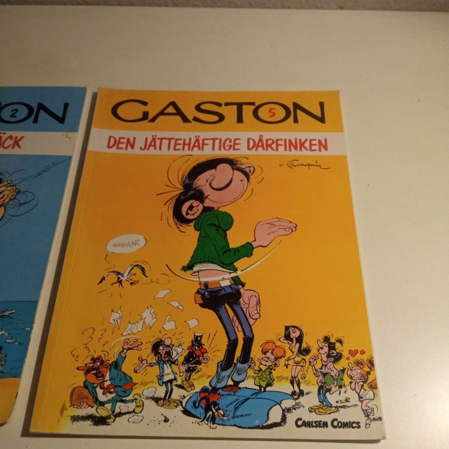 Se produkter som liknar Gaston 2 st. på Tradera (626649942)