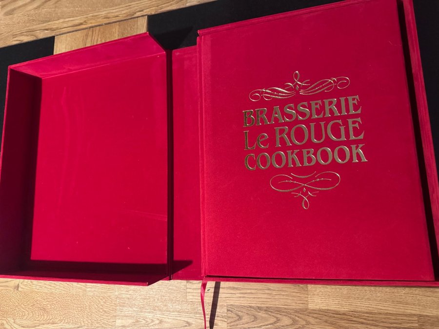 洋書 BRASSERIE Le ROUGE COOKBOOK EXCLUSIVE COOKBOOK, Brasserie Le Rouge cookbook by Marco Baudone