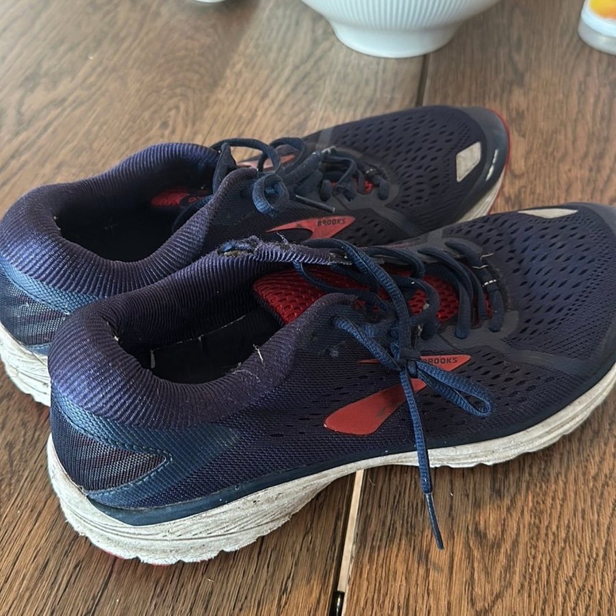 Brooks ghost 10 44 hotsell