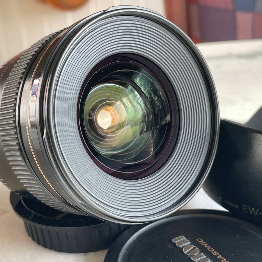 Canon EF 20mm 1:2.8 USM + EW-75 Lens Hood | Køb på Tradera (743701776)