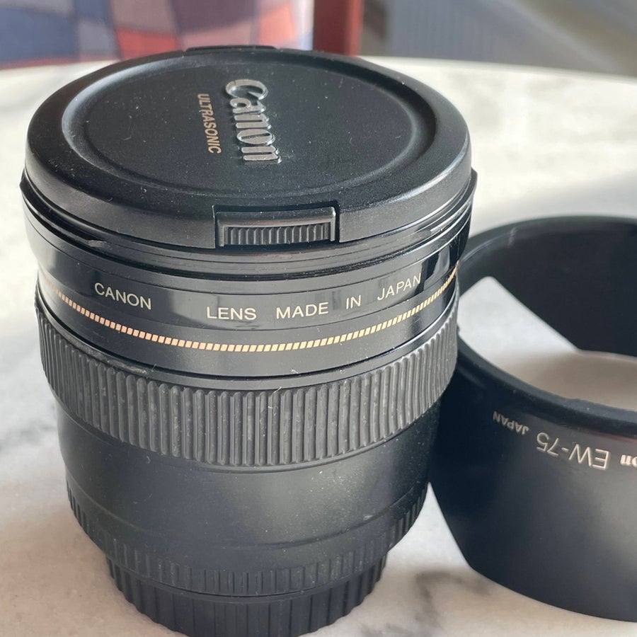 Canon EF 20mm 1:2.8 USM + EW-75 Lens Hood | Køb på Tradera (743701776)