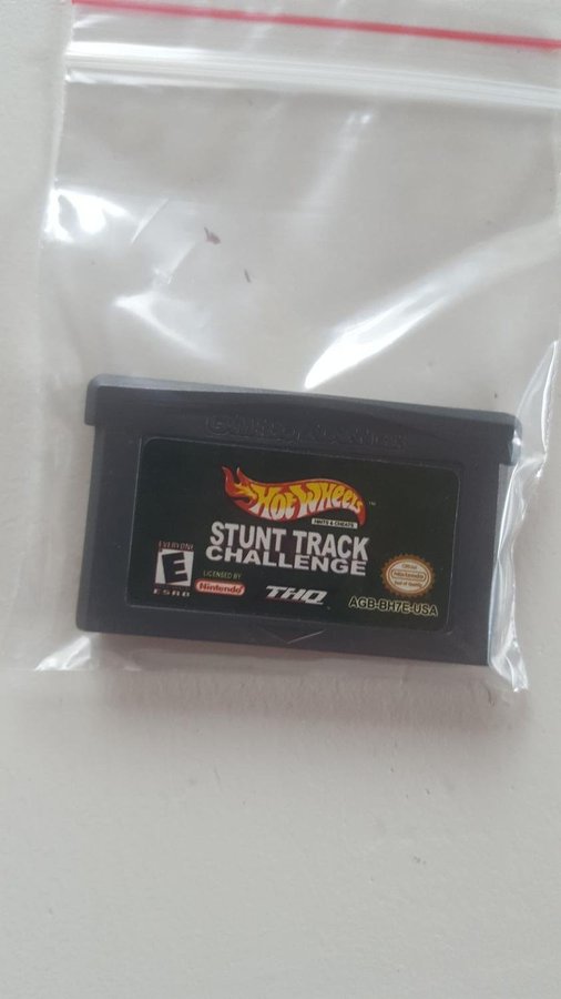 GBA Hot Wheels Stunt Track Challenge Köp på Tradera (556389563)