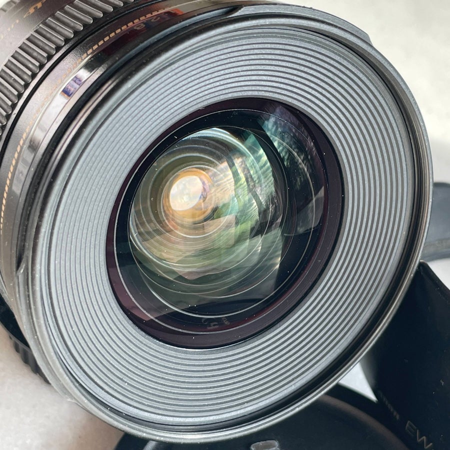 Canon EF 20mm 1:2.8 USM + EW-75 Lens Hood | Køb på Tradera (749776171)