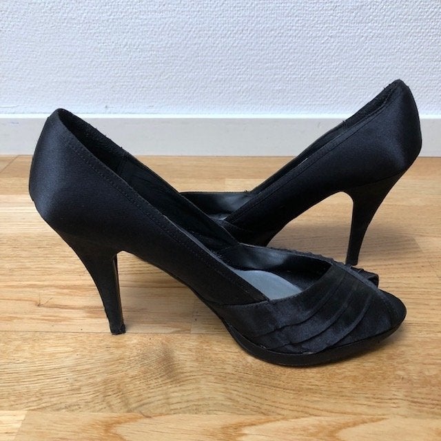 black peep toe heels dorothy perkins