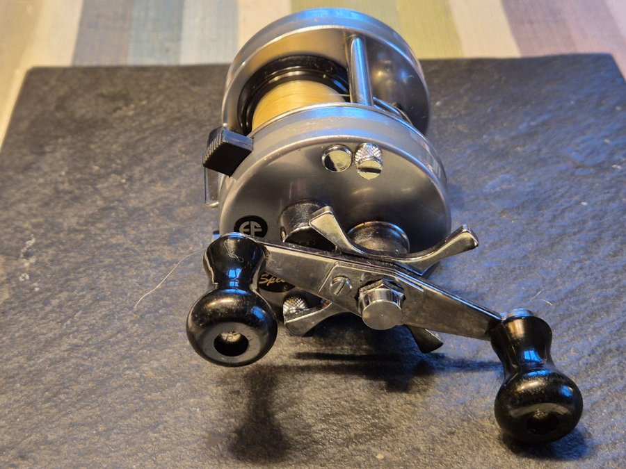 Se produkter som liknar ABU Ambassadeur 2500C Sweden på Tradera