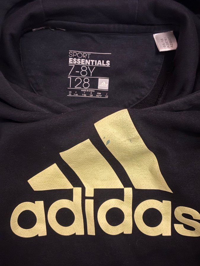 Adidas Hoodie Svart med Gul Logga Köp på Tradera (699111708)