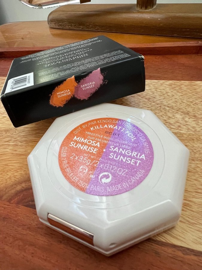 Se produkter som liknar Fenty Beauty Killawatt Foil på Tradera