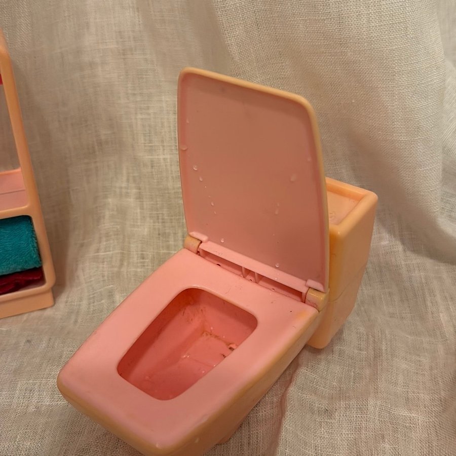 Mobilier De Poupée Barbie Dream Furniture - Coffre Et Commode - Allemagne 1979