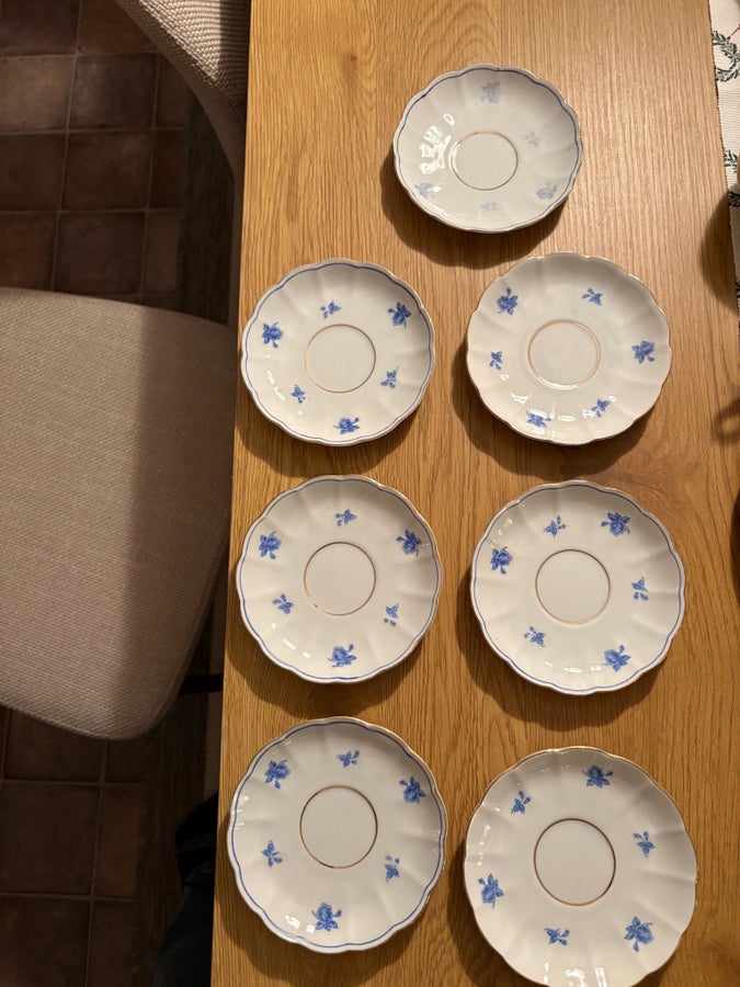 Se produkter som liknar Arabia blue Rose kaffekoppar .. på
