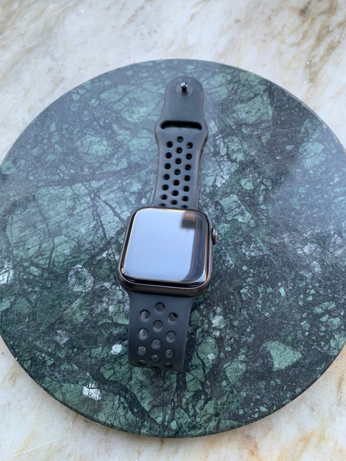 Se produkter som liknar Apple Watch Series 5, 44mm på Tradera (525447939)