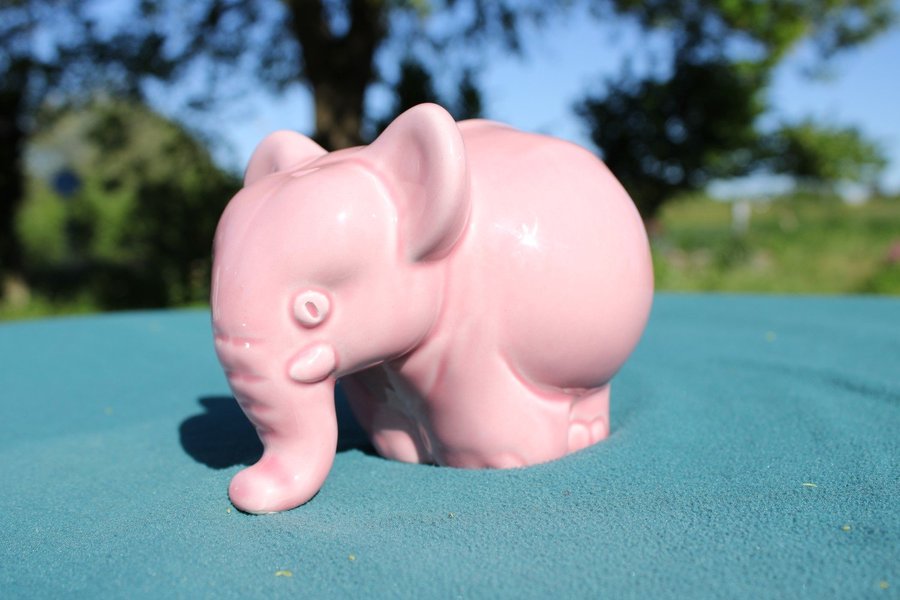 JIE Gantofta | Rosa Elefant Mellan i fint skick | Köp på Tradera (633473443)