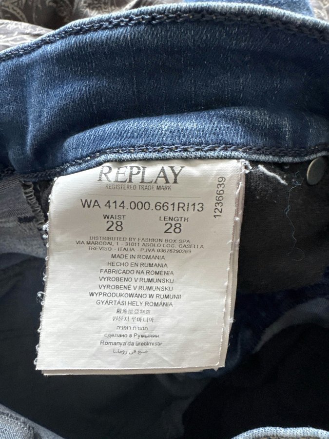 Se produkter som liknar Replay Leyla-jeans på Tradera (682437337)