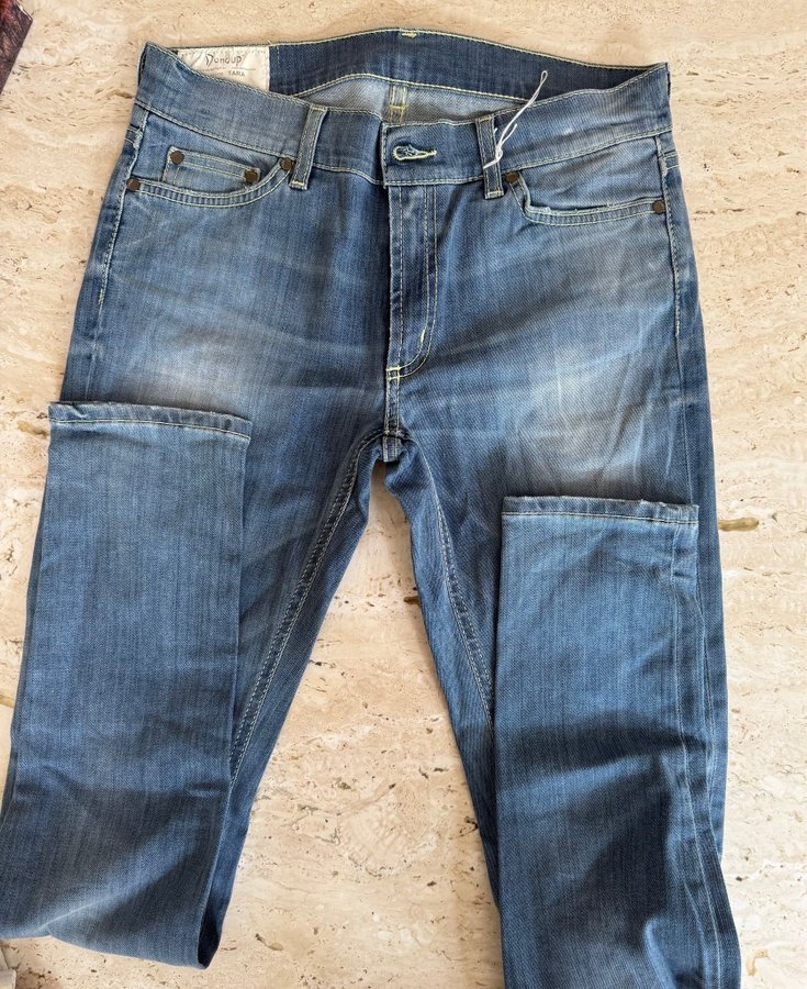 Se produkter som liknar Dondup blå jeans, storlek 30 på Tradera