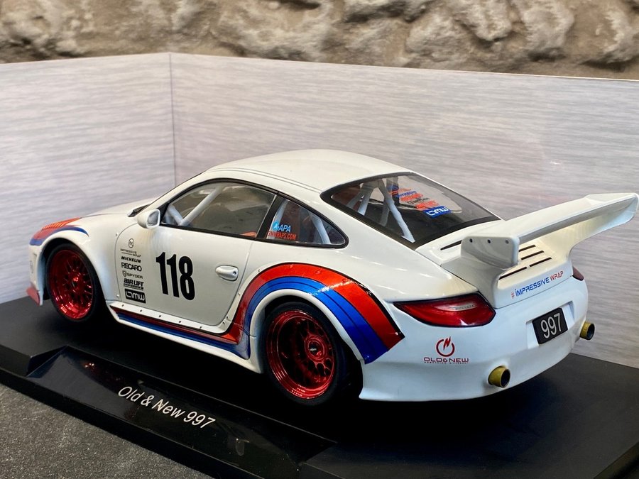 Skala 1/18 porsche 911 (997) RWB Old.. | Köp från YAKOL på
