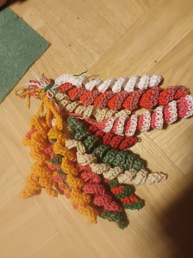 15 st snurror till påskriset eller dekor | Köp på Tradera (625611583)