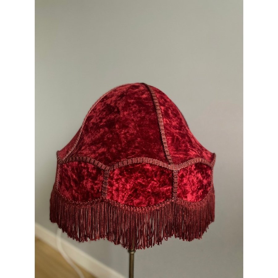 Stor röd lampskärm sammet med fransar jul adven.. Köp på Tradera