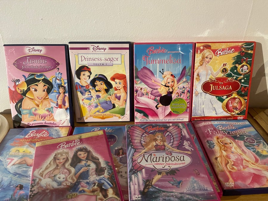 Se produkter som liknar Disney Princess och Barbie DV.. på Tradera ...
