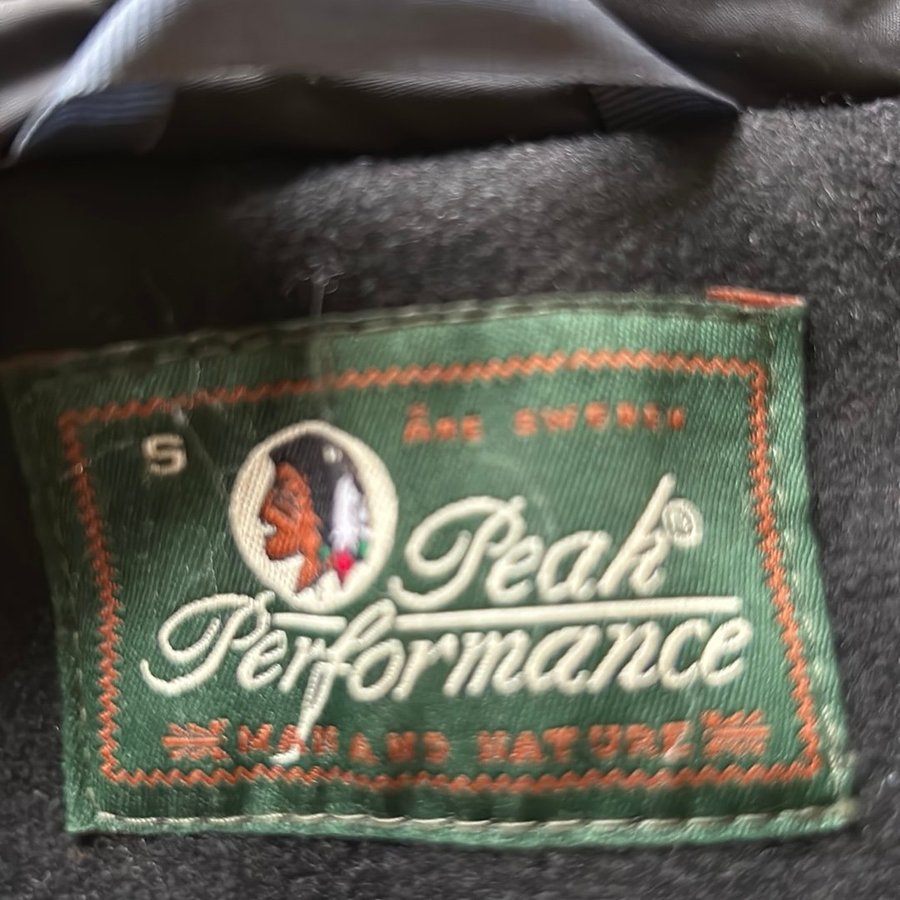 Peak Performance duffel i ull st S Köp på Tradera (647283711)
