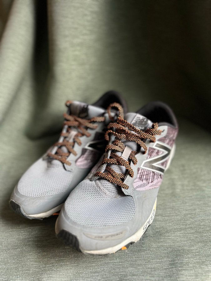 Se produkter som liknar New Balance 690 v2 Speed Ri. pa Tradera 642705673