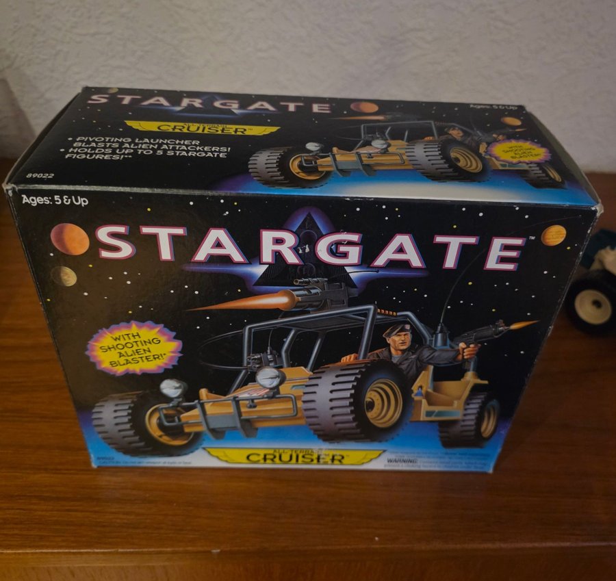 Stargate All-Terrain Cruiser med kartong | Köp på Tradera (707290867)