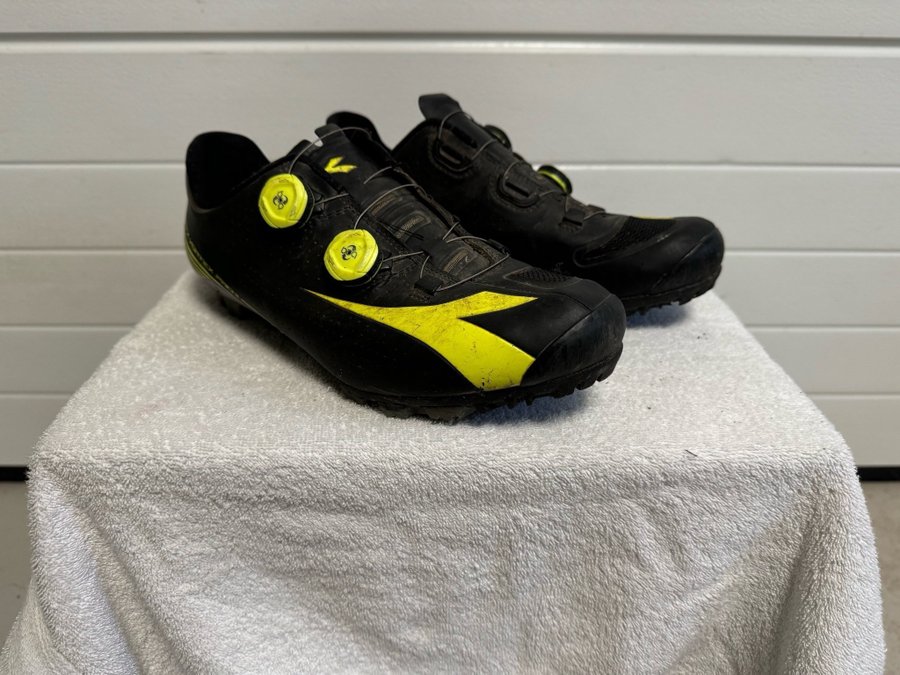 Diadora Vortex Pro II Cykelskor Svart Gul Stor. Kop pa Tradera 646172906