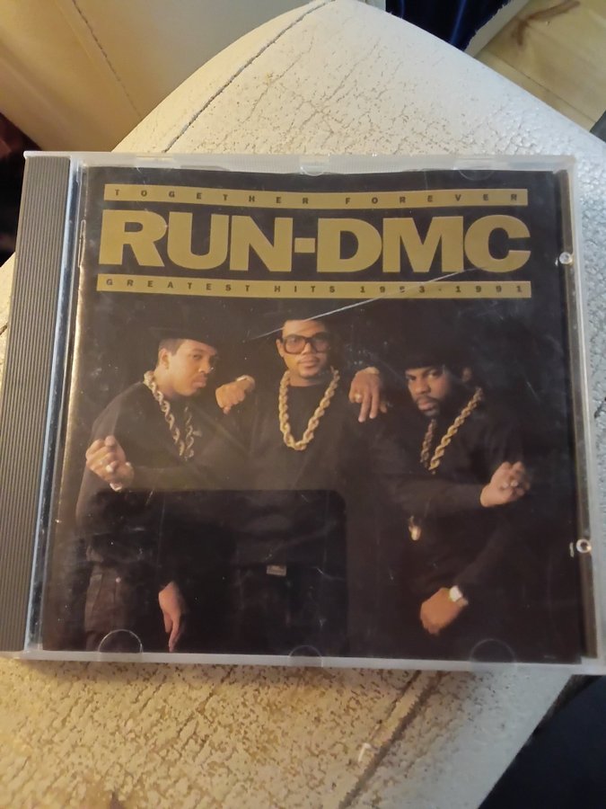 Run-DMC - Together Forever: Greatest Hits 1983-.. | Köp på Tradera