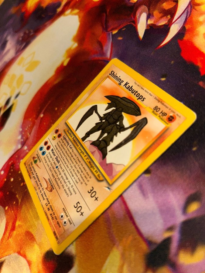 Se produkter som liknar Shining Kabutops 108/105 holo.. p Tradera  (727453713)