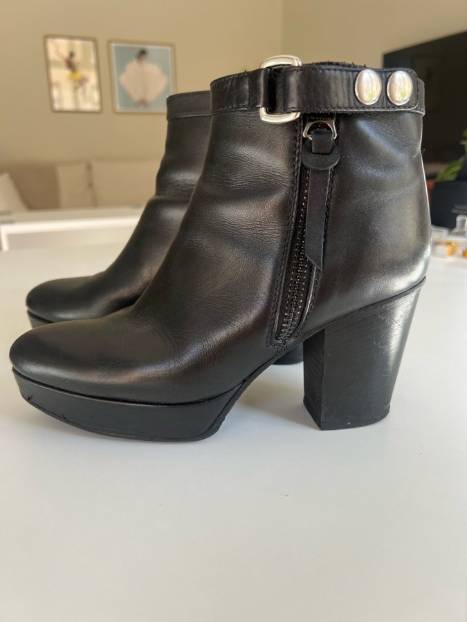 Acne orbit boots hotsell