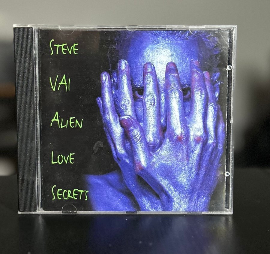 Steve Vai - Alien Love Secrets CD | Köp på Tradera (705595468)