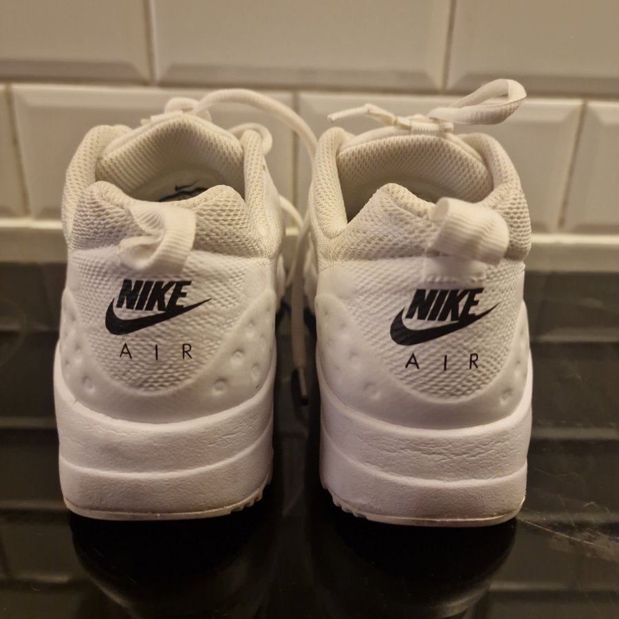 Nike Air Max Thea vita skor storlek 35 5 Kop pa Tradera 656776009