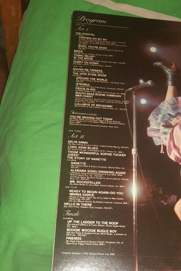Bette Midler - No Frills - Vinyl LP | Köp på Tradera (685616059)