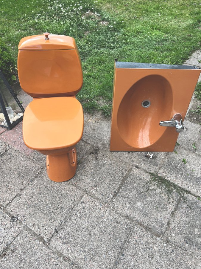 Se produkter som liknar Äldre badrum 70 talet! på Tradera (603602548)