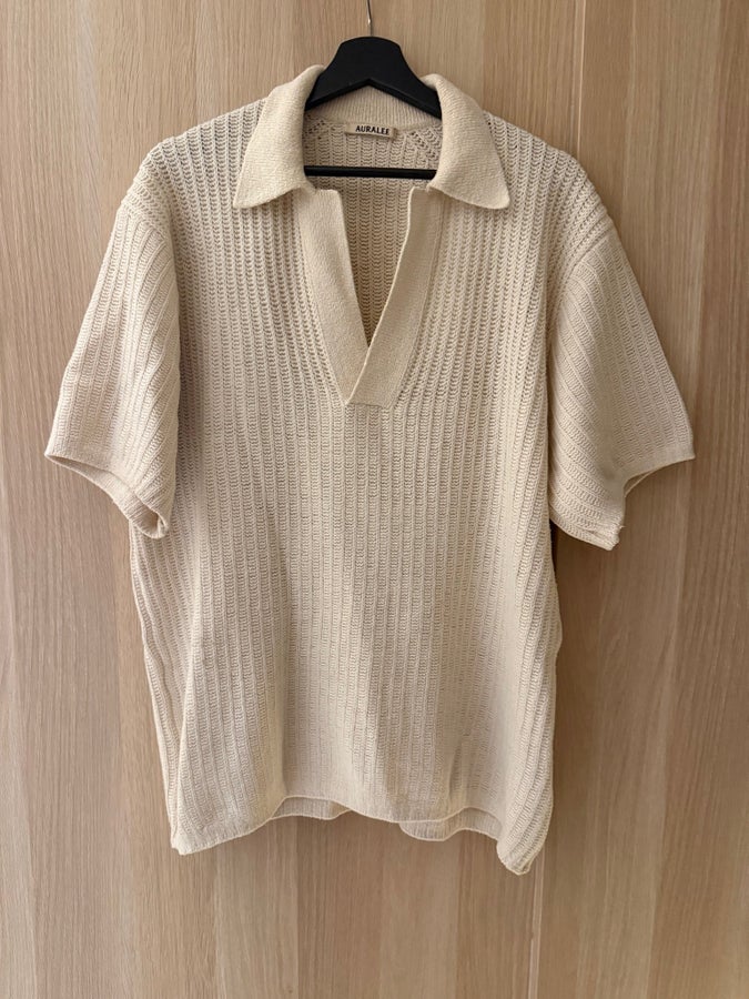 AURALEE Wool Rib Knit Skipper Polo Ecru | Köp på Tradera (749962955)