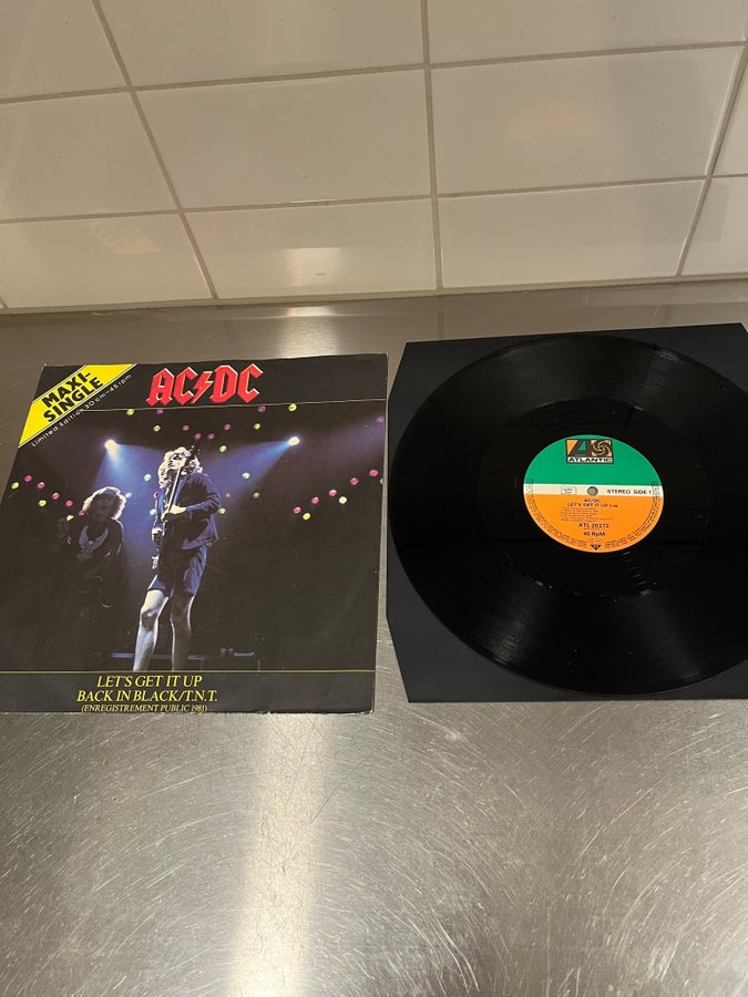 Se produkter som liknar AC/DC / VINYL MAXI SINGEL 12 .. på Tradera ...