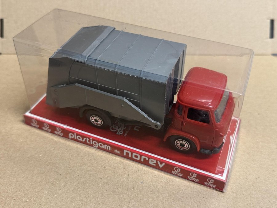 Camion NOREV Saviem Benne à Ordures SG4 N°101 - Miniature, Vert, Occasion