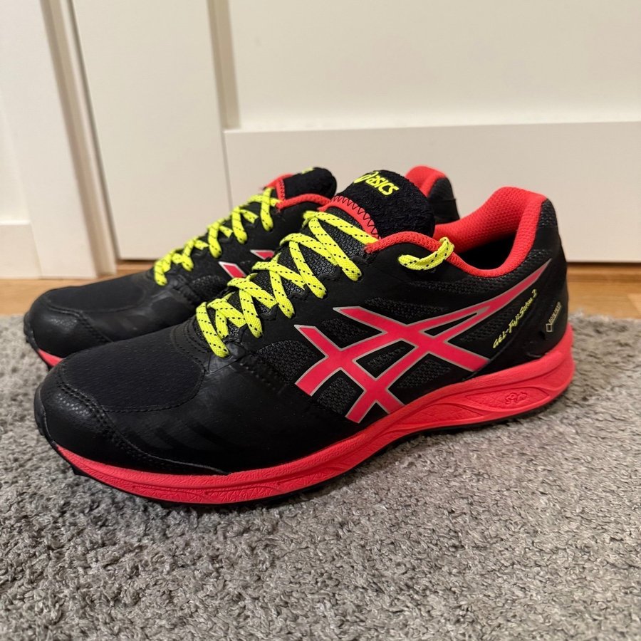 Se produkter som liknar Asics Gel-FujiSetsu på Tradera