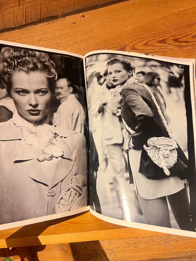Se produkter som liknar Emporio Armani Magazine No. 1.. på
