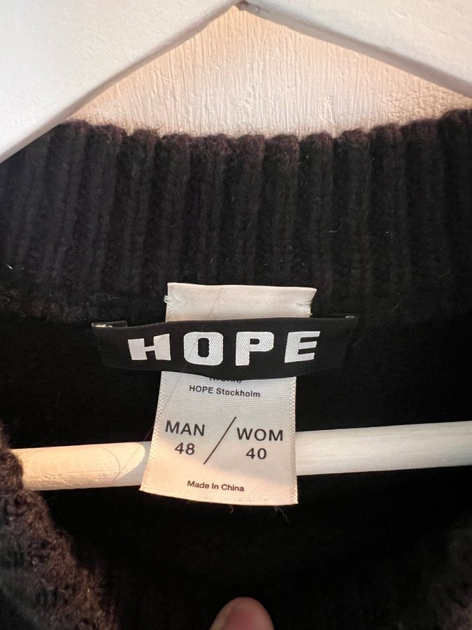 Se produkter som liknar Hope mint sweater storlek 48 på Tradera 