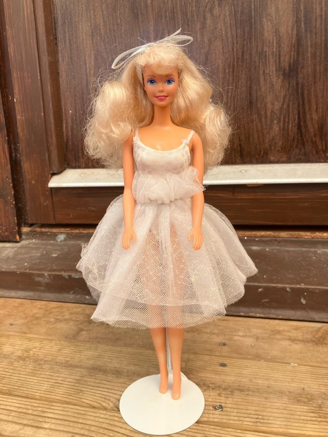 Dress My First Barbie 1988 MATTEL 1988 Barbie My First Barbie Easy - Main Image