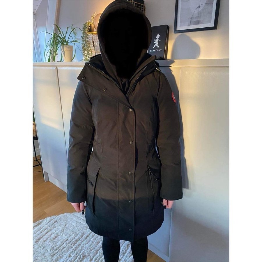 Se produkter som liknar Canada Goose Kinley small p Tradera